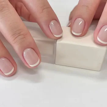24шт Белых французских накладных ногтей, Короткие круглые накладные ногти, простой носимый пресс на ногтях телесного цвета, Готовый маникюр, типсы для ногтей.