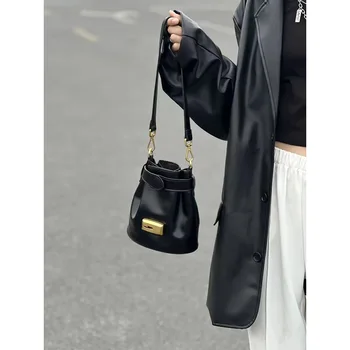 Легкая роскошная сумка подмышками, изящная женская сумка-ведро 2023, новая винтажная мода, модная сумка Senior Sense на одно плечо через плечо