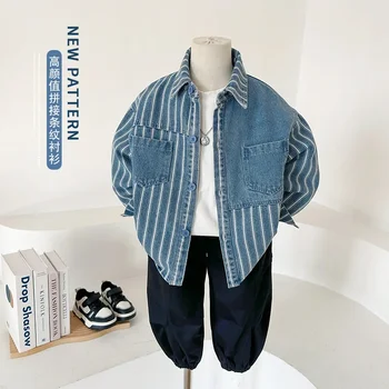 Ранняя весна 2024, новая детская одежда корейской версии, светло-голубая джинсовая рубашка для мальчиков, универсальная и персонализированная куртка